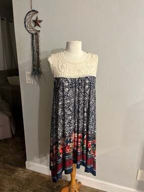 Kate & Mallory Plus 3X Floral Paisley Lace Trim Sharkbite Hem Sharkbite Dress